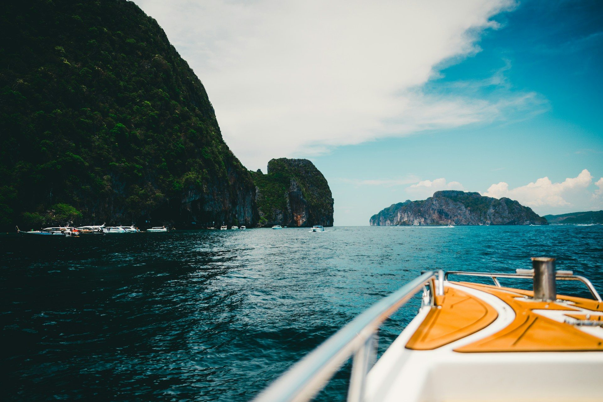 Phi Phi Island Tour by Speedboat from Phuket